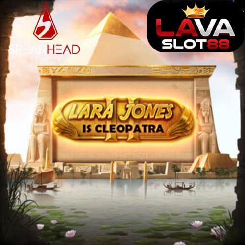 Lara-Jones-is-Cleopatra